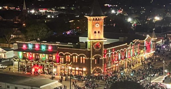 downtown grapevine at christmas